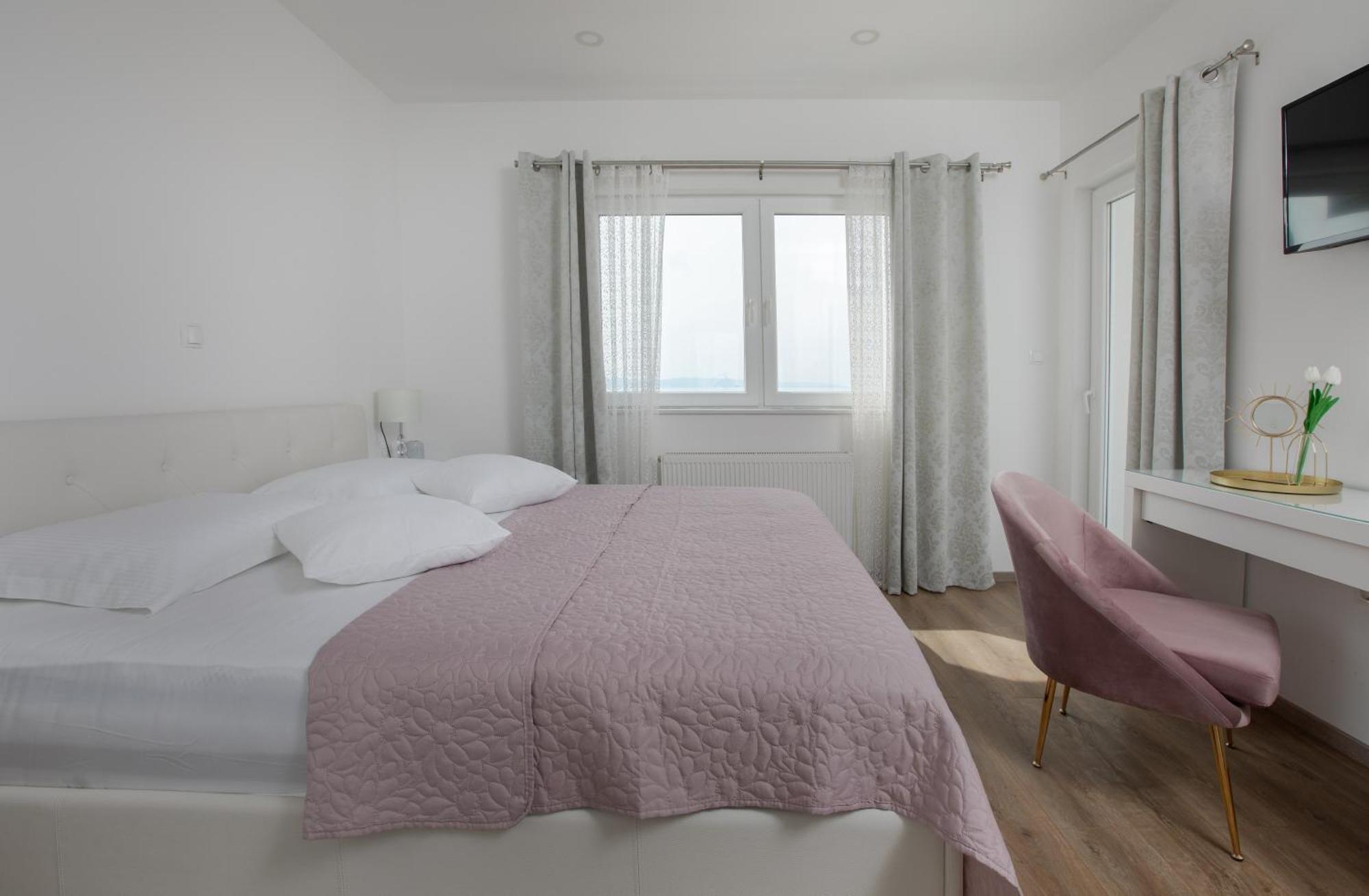 פודגורה Luxury Holiday Home Dioniz חדר תמונה