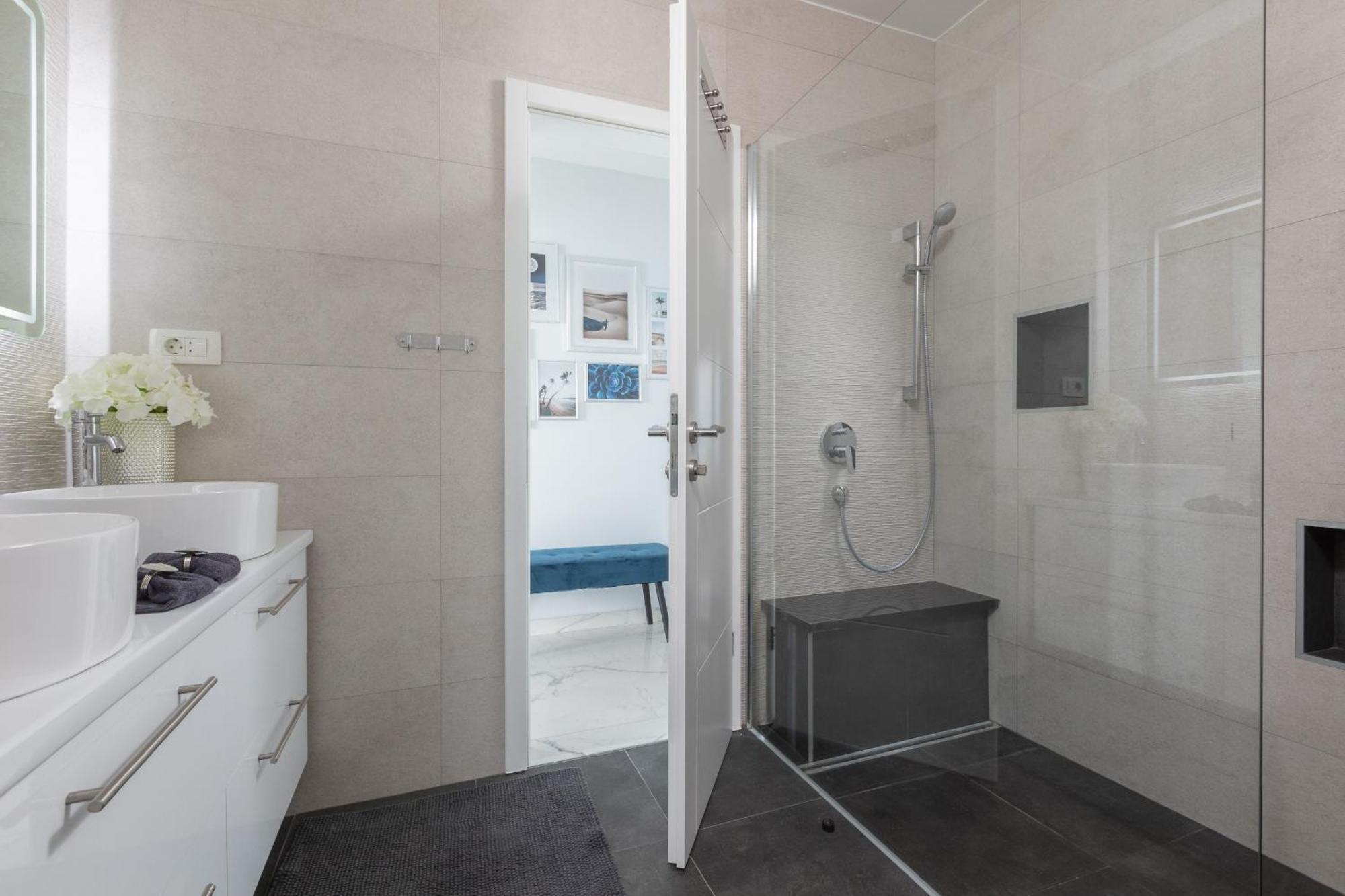 פודגורה Luxury Holiday Home Dioniz חדר תמונה