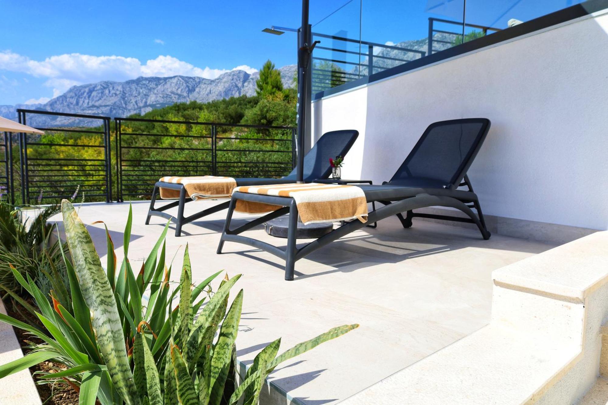פודגורה Luxury Holiday Home Dioniz מראה חיצוני תמונה