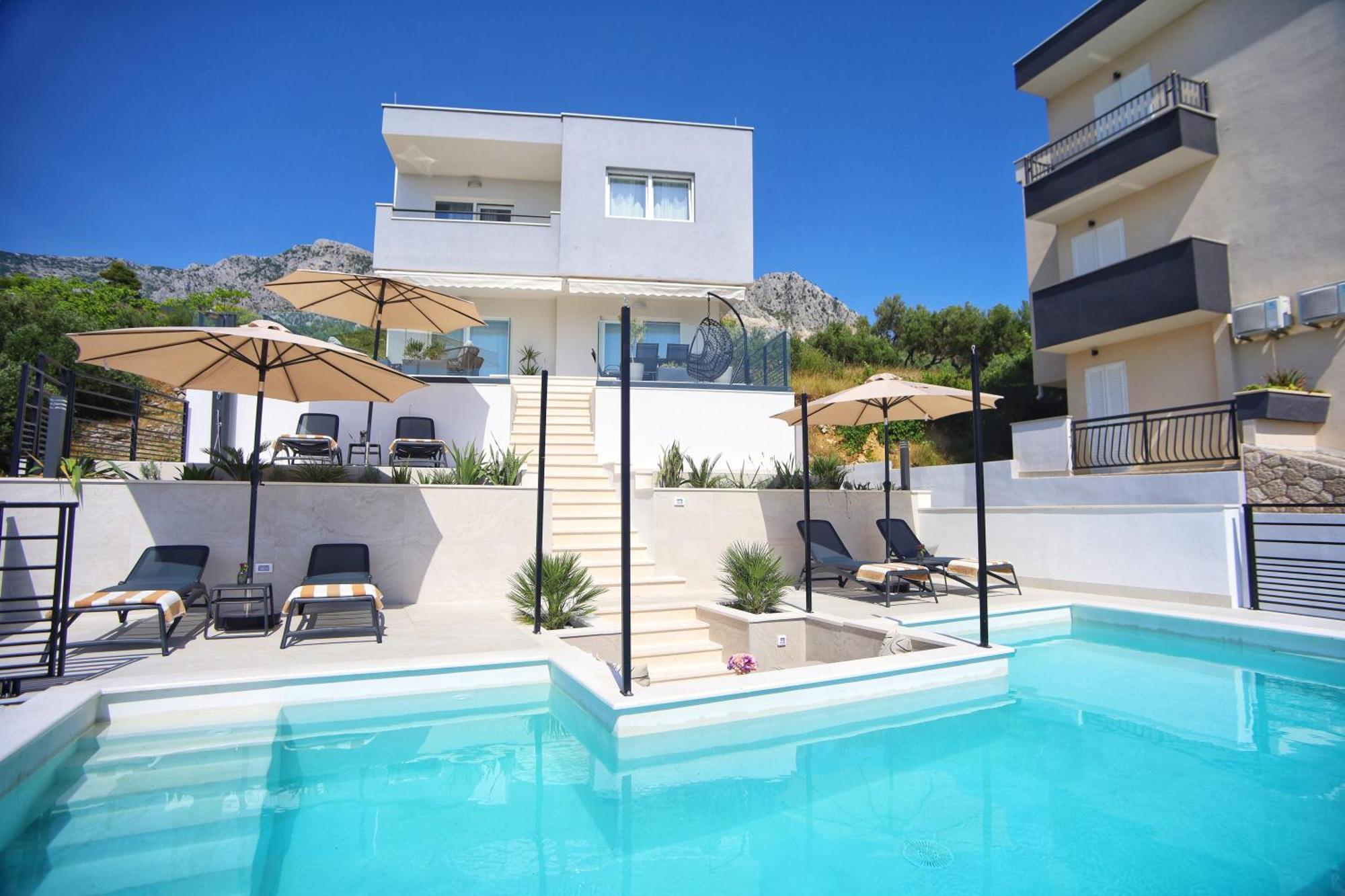 פודגורה Luxury Holiday Home Dioniz מראה חיצוני תמונה